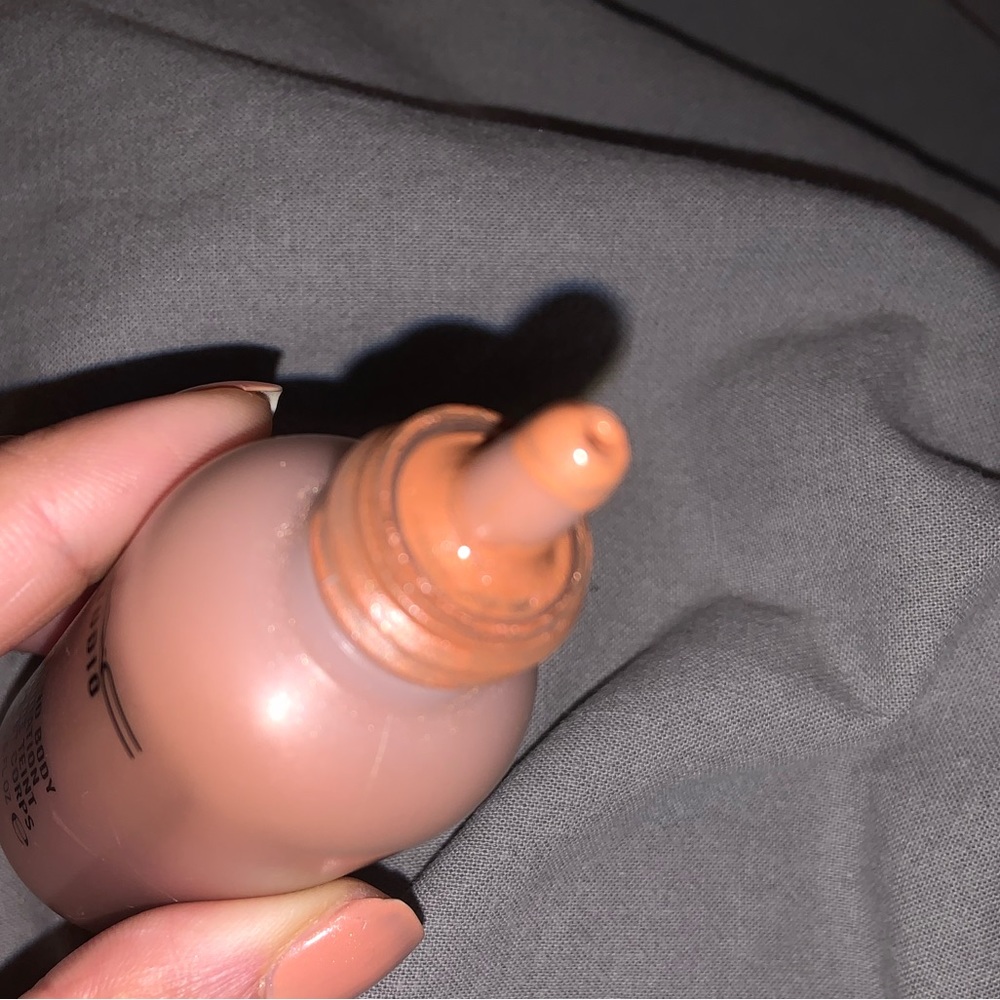 MAC FACE + BODY - Picture 2 of 4